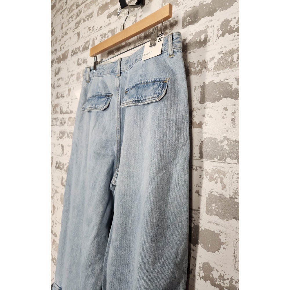 Forever 21 Baggy Cargo Jeans Women's Size 28 Light Denim Pockets Wide Leg Y2k - Picture 12 of 16